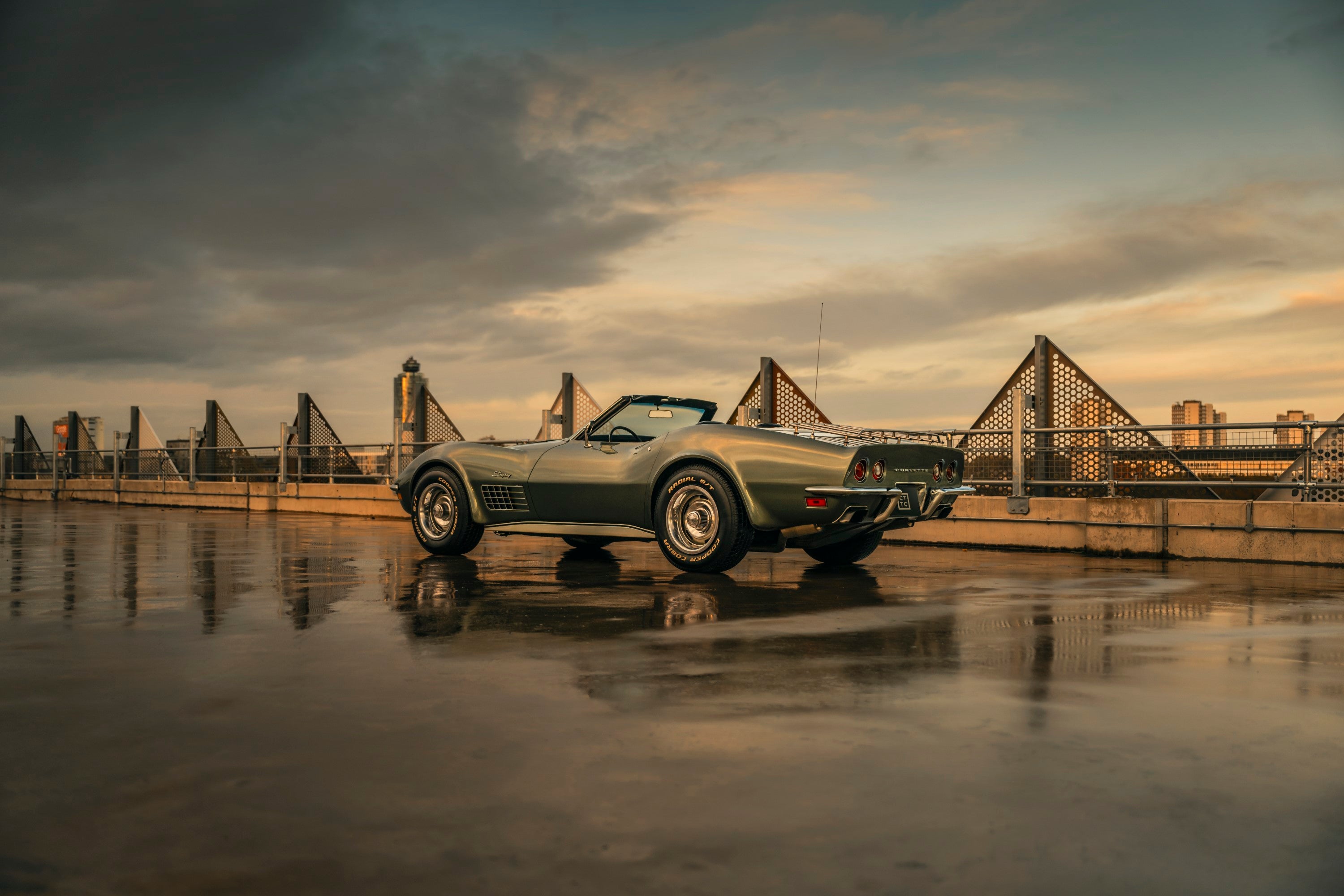 classic corvette stingray car hire
